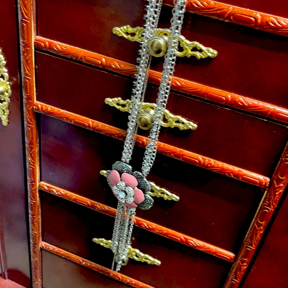 Long necklace